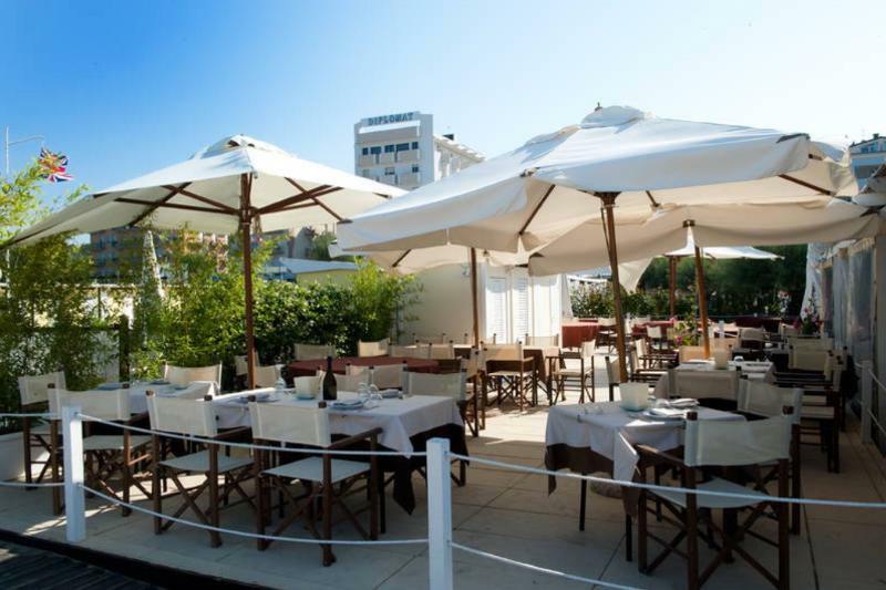 רימיני Hotel Diplomat Palace מראה חיצוני תמונה